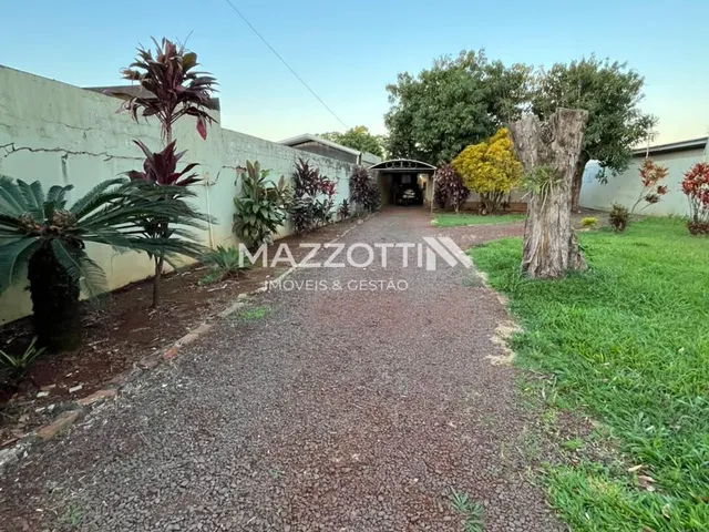 Imagem: Casa com piscina em amplo terreno com 799