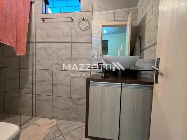 Imagem 6: Casa com piscina em amplo terreno com 799 m à venda, NAZARÉ, MEDIANEIRA - PR