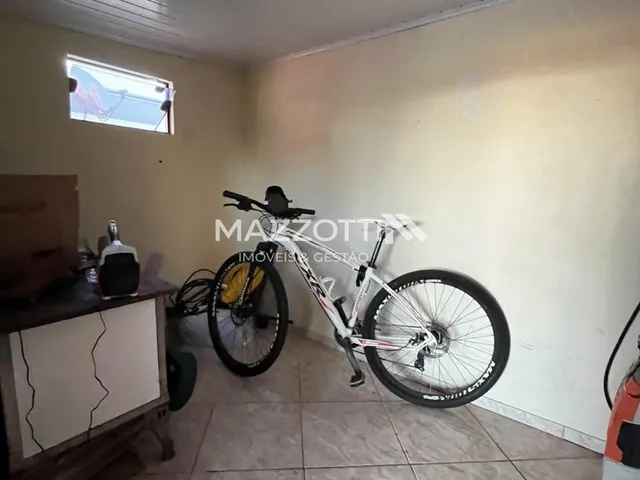 Imagem 7: Casa com piscina em amplo terreno com 799 m à venda, NAZARÉ, MEDIANEIRA - PR