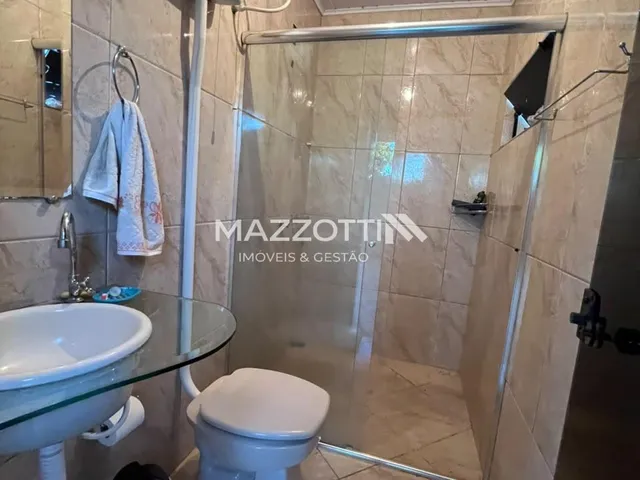 Imagem 8: Casa com piscina em amplo terreno com 799 m à venda, NAZARÉ, MEDIANEIRA - PR