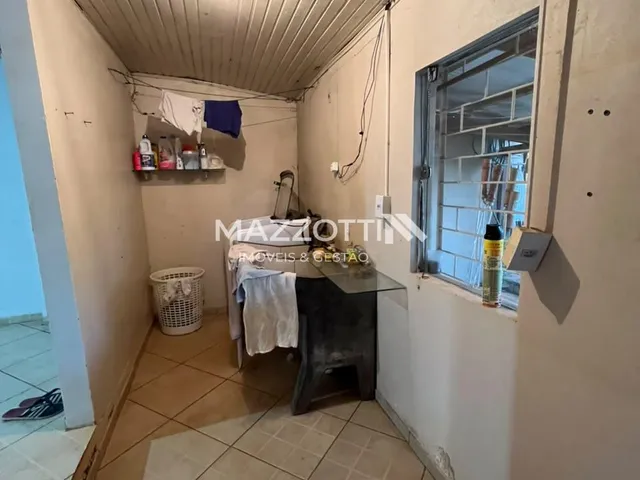 Imagem 10: Casa com piscina em amplo terreno com 799 m à venda, NAZARÉ, MEDIANEIRA - PR