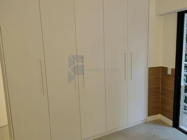 Imagem 2: P style="line-height: 1.4;">Descubra este elegante apartamento para locação no