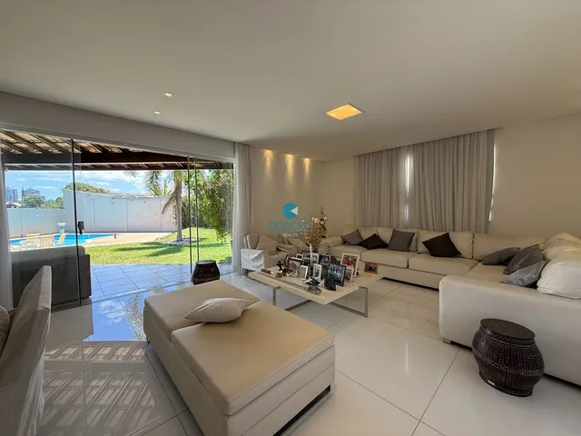 Imagem 2: Casa à venda no Itaigara com 981m² de terreno, 5 quartos, 4 suítes e piscina