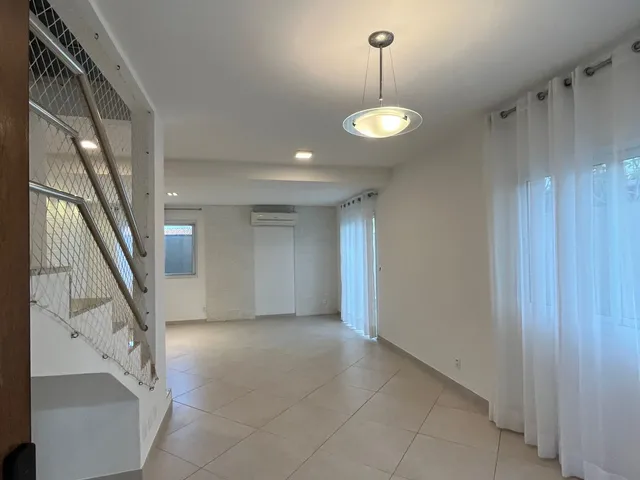 Imagem 2: Casa à venda no bairro BURAQUINHO - Lauro de Freitas/BA