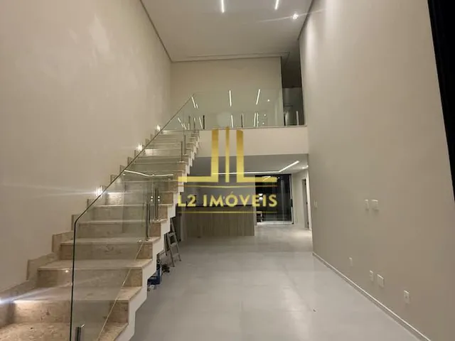 Imagem 2: CASA EM COND. - 4 SUÍTES - 220M² - PISCINA PRIVATIVA - 04 VAGAS - TERRAS ALPHAVILLE