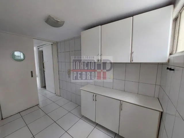 Imagem 14: Apartamento à Venda em Espinheiro