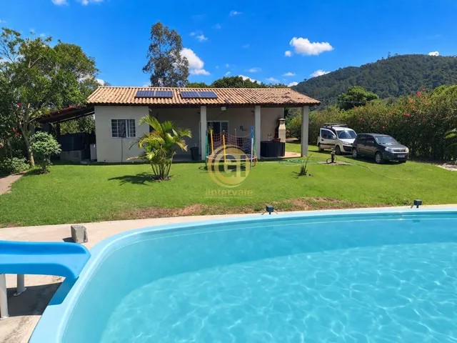 Imagem: Chácara de Luxo com 2 Quartos e Piscina