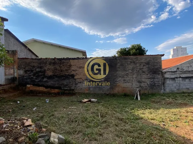 Imagem 2: Casa à Venda no Centro de Jacareí: Oportunidade Única de Investimento!