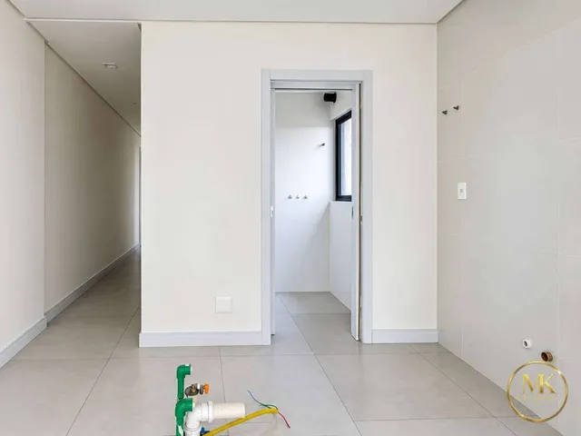 Imagem 15: Apartamento á venda 3 Suíte + 2 Demi Suítes + 3 Vagas de Garagem em Meia Praia de