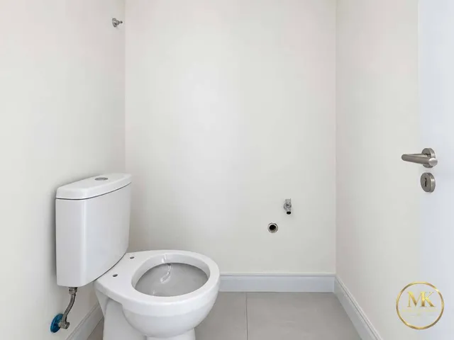 Imagem 6: Apartamento á venda 3 Suíte + 2 Demi Suítes + 3 Vagas de Garagem em Meia Praia de