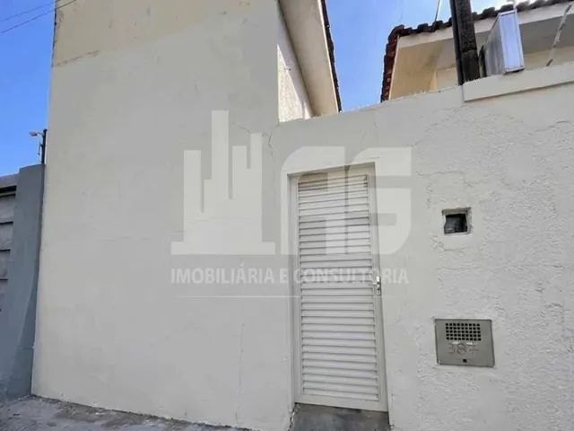 Imagem: A casa possui 1 Dormitório, 1 Banheiro e está localizado