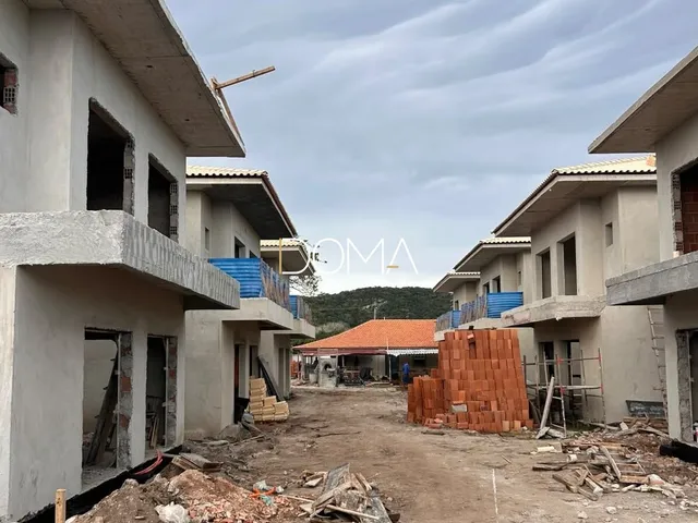 Imagem: Casa Duplex em Condomínio - Frente Canal