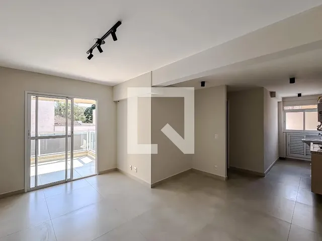 Imagem: O apartamento possui 2 Dormitórios, 1 Suíte, 2 Banheiros,