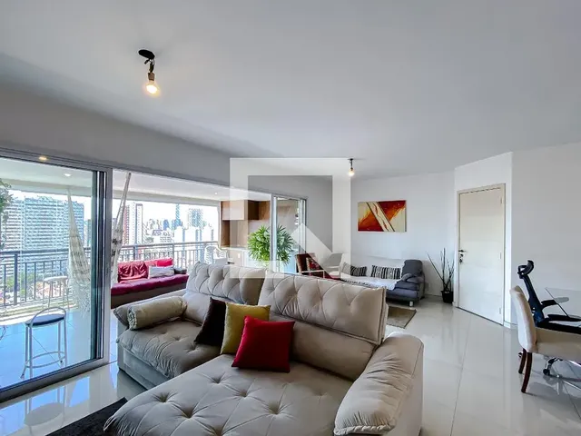 Imagem: O apartamento possui 3 Dormitórios, 1 Suíte, 4 Banheiros,