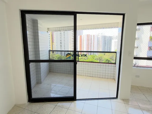 Imagem 7: Apartamento com 125m para venda em Setúbal, com 03 quartos sendo 01 suíte, varanda