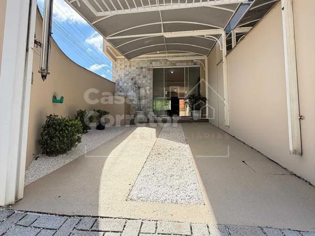 Imagem: SOBRADO DE ESQUINA COM 2 QUARTOS E GARAGEM