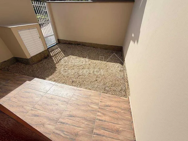 Imagem 16: SOBRADO DE ESQUINA COM 2 QUARTOS E GARAGEM COBERTA
