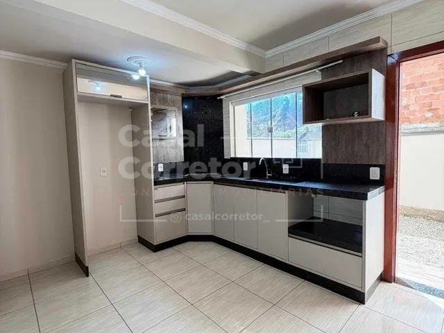 Imagem 7: SOBRADO DE ESQUINA COM 2 QUARTOS E GARAGEM COBERTA