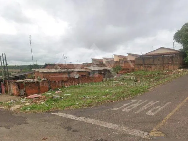Imagem: TERRENO DE ESQUINA À VENDA - R$90Mil
