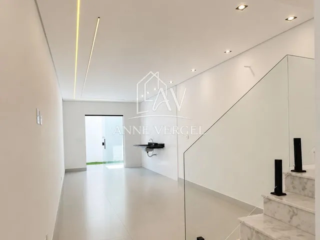 Imagem: A casa possui 3 Dormitórios, 3 Suítes, 4 Banheiros, 2