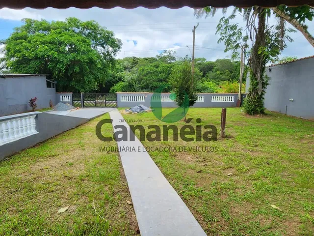 Imagem 2: Casa Frente Ao Mar, com Garagem Náutica Enorme para Locação Fixa com 2 Dormitórios (1 Suíte) em Cananéia/Sp