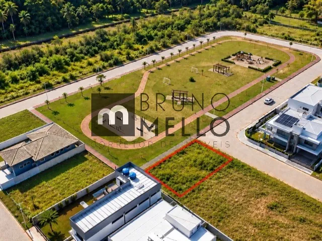 Imagem: O terreno possui 450m² de Área Privada e está localizado