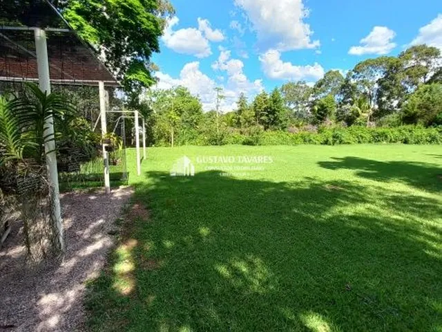 Imagem: A fazenda possui 6 Dormitórios, 2 Suítes, 5 Banheiros,