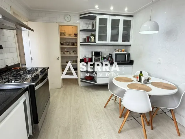 Imagem 2: Mansão Beverly Hills | 3 suítes | 301 m² | Closet