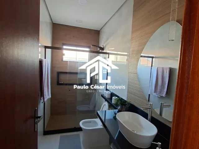 Imagem 10: Excelente casa em condomínio com 03 quartos, sendo 01 suíte com closet, ótima sala de