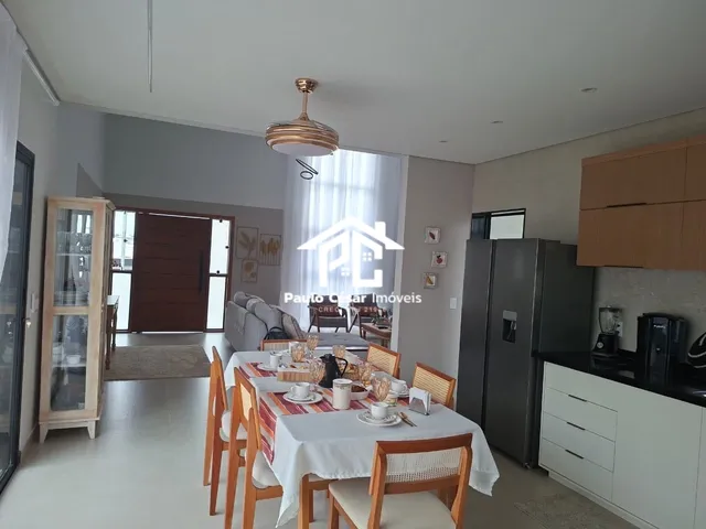 Imagem 4: Excelente casa em condomínio com 03 quartos, sendo 01 suíte com closet, ótima sala de