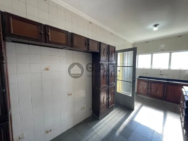 Imagem 8: Casa para locação no Jardim Simus, Sorocaba-SP: 3 quartos, 3 suítes, 2 salas, 4