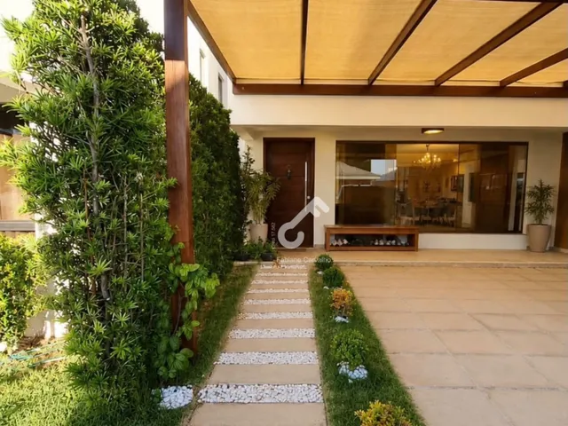 Imagem 2: BURAQUINHO, Lauro de Freitas. Duplex composto de 4 quartos sendo 3 suítes superiores e 1