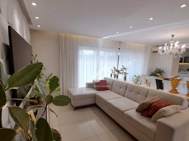 Imagem 5: BURAQUINHO, Lauro de Freitas. Duplex composto de 4 quartos sendo 3 suítes superiores e 1