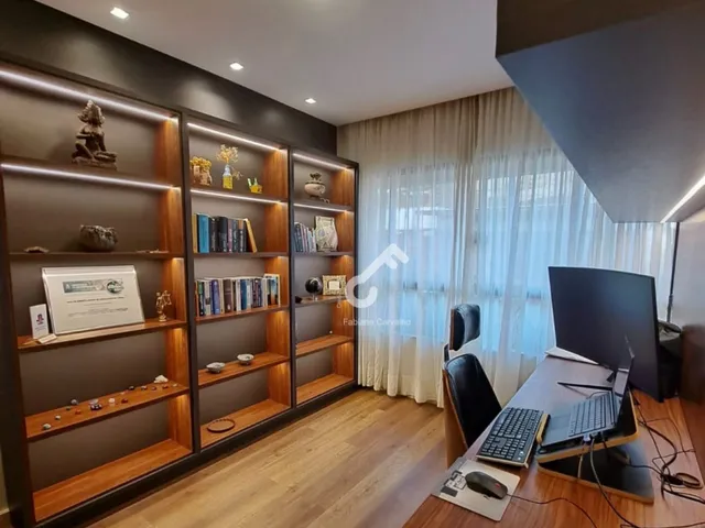 Imagem 9: BURAQUINHO, Lauro de Freitas. Duplex composto de 4 quartos sendo 3 suítes superiores e 1