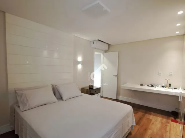 Imagem 16: BURAQUINHO, Lauro de Freitas. Duplex composto de 4 quartos sendo 3 suítes superiores e 1