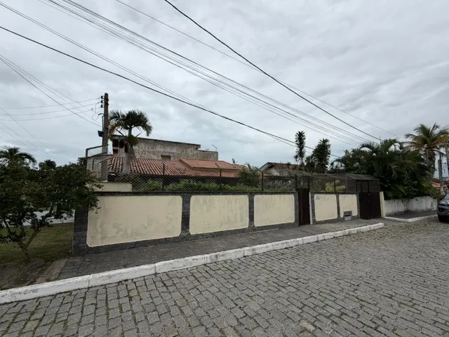 Imagem: A casa em condomínio possui 4 Dormitórios, 2 Suítes, 4