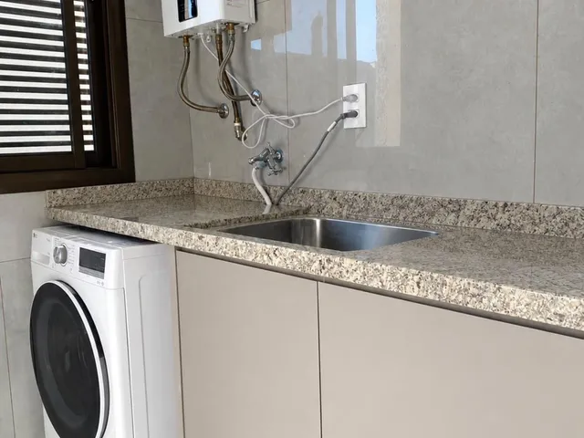 Imagem 5: Apartamento semimobiliado para locação com 3 quartos e vista para o Lago Municipal