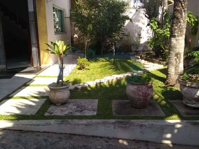 Imagem: CASA ASSOBRADADA COM PISCINA A 600 METROS