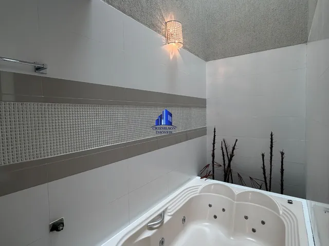 Imagem 3: CASA À VENDA EM ALPHAVILLE II SALVADOR R$ 4.345.000,00 PISCINA, VARANDA GOURMET, 4