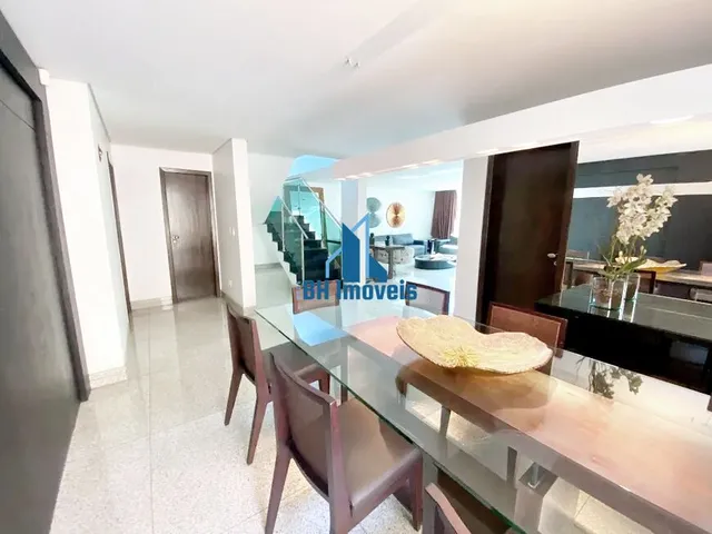 Imagem 3: Casa de 420 M² com 5 Quartos e 4 Vagas À Venda no Bairro Castelo em Belo Horizonte.