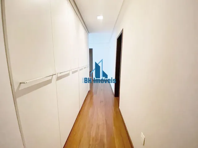 Imagem 4: Casa de 420 M² com 5 Quartos e 4 Vagas À Venda no Bairro Castelo em Belo Horizonte.