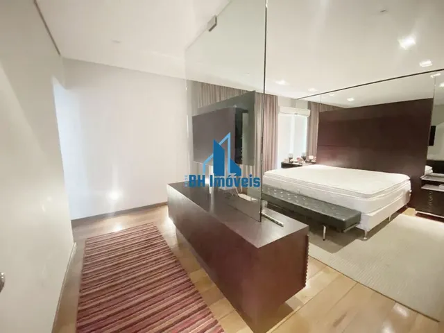Imagem 16: Casa de 420 M² com 5 Quartos e 4 Vagas À Venda no Bairro Castelo em Belo Horizonte.