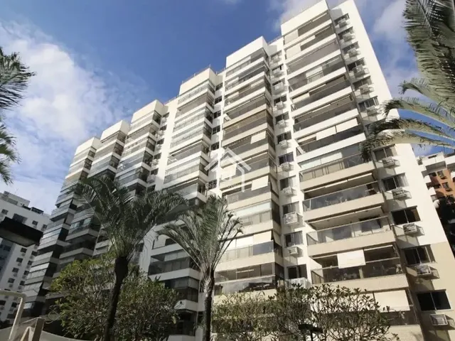 Imagem: O apartamento possui 2 Dormitórios, 1 Suíte, 2 Banheiros,