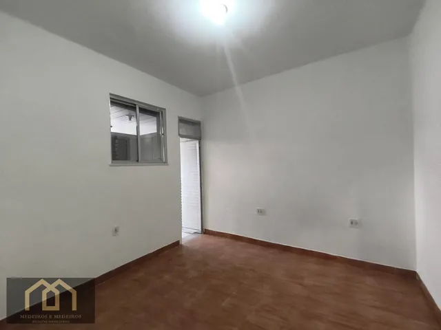 Imagem: A kitnet possui 1 Banheiro, 30m² de Área e está