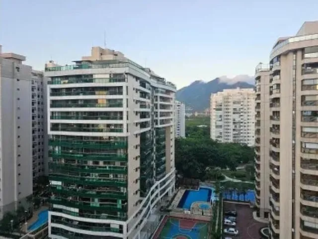 Imagem: A casa possui 2 Dormitórios, 2 Suítes, 2 Banheiros, 3