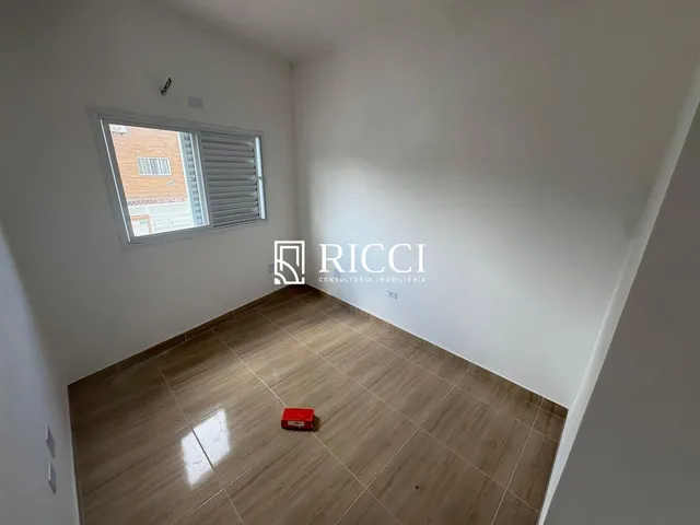 Imagem 2: Casa com 2 dormitorios e 1 Vaga em Rua Tranquila em São Jorge, São Vicente, São Paulo