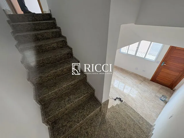 Imagem 3: Casa com 2 dormitorios e 1 Vaga em Rua Tranquila em São Jorge, São Vicente, São Paulo