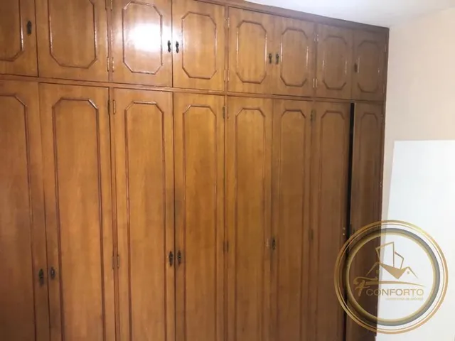 Imagem 2: Apartamento para locação na Mooca com sala ampla para 2 ambientes, cozinha com entrada