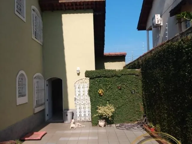 Imagem: Casa assobradada a venda em Guarulhos. Área