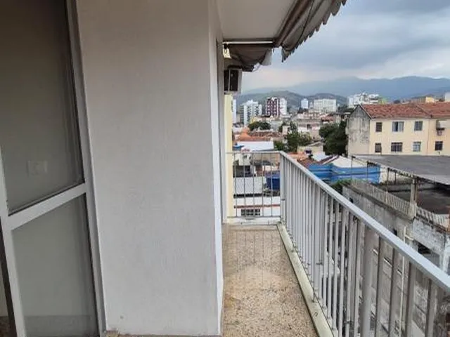 Imagem 15: Venha morar em um lindo apartamento junto à Praça Avai, com toda a comodidade e
